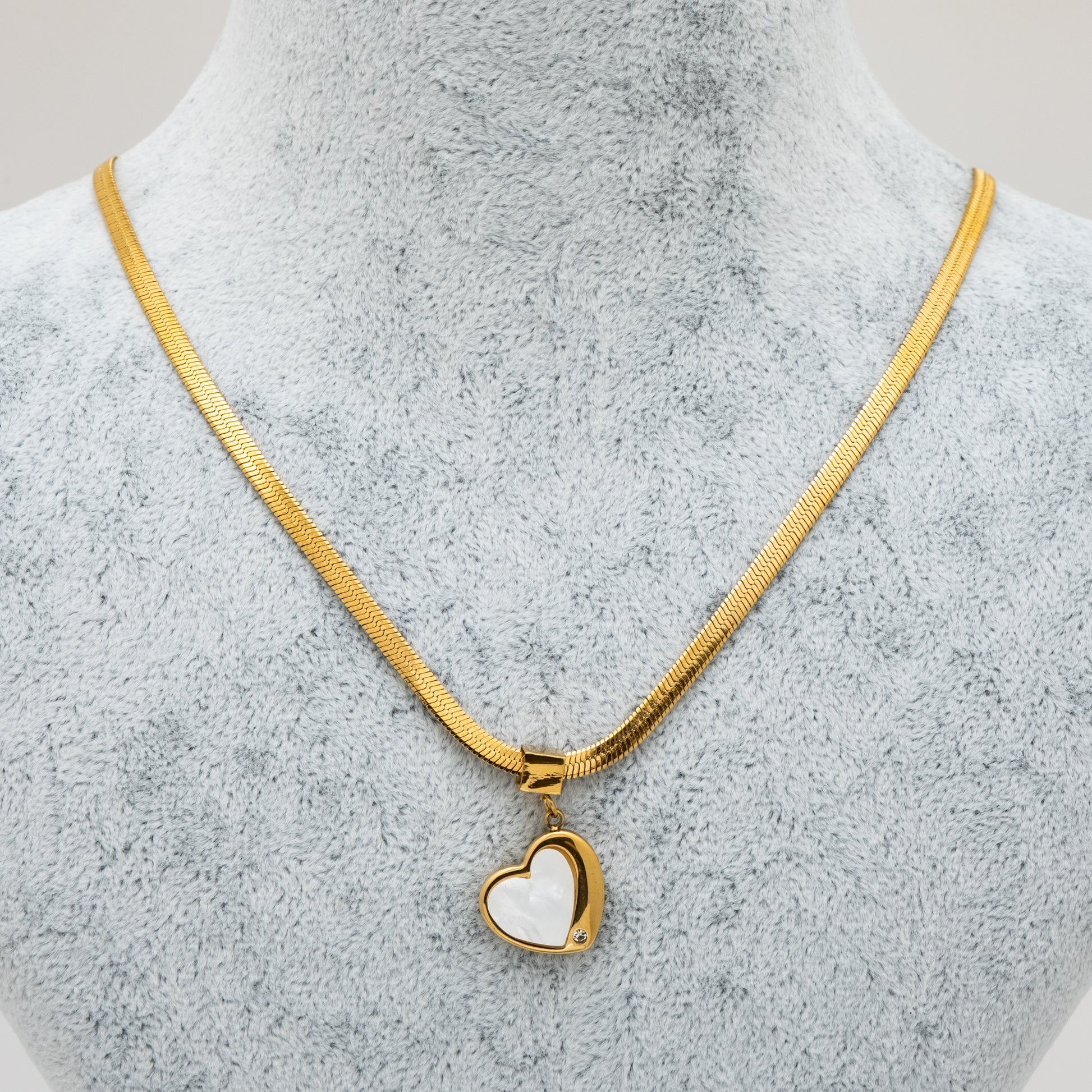 Heart of Pearl Gold Kolye
