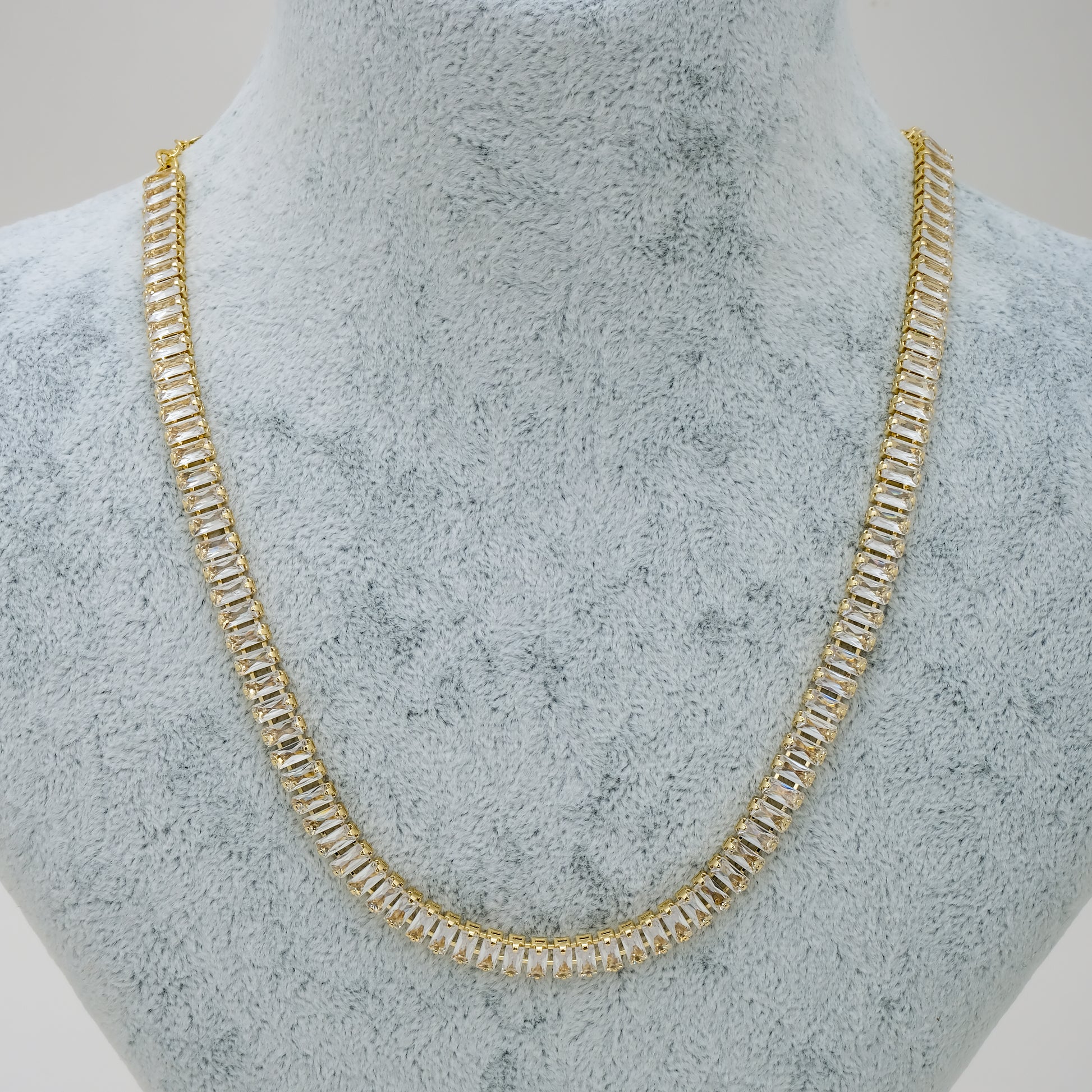 Kristal Yol VIP Kolye