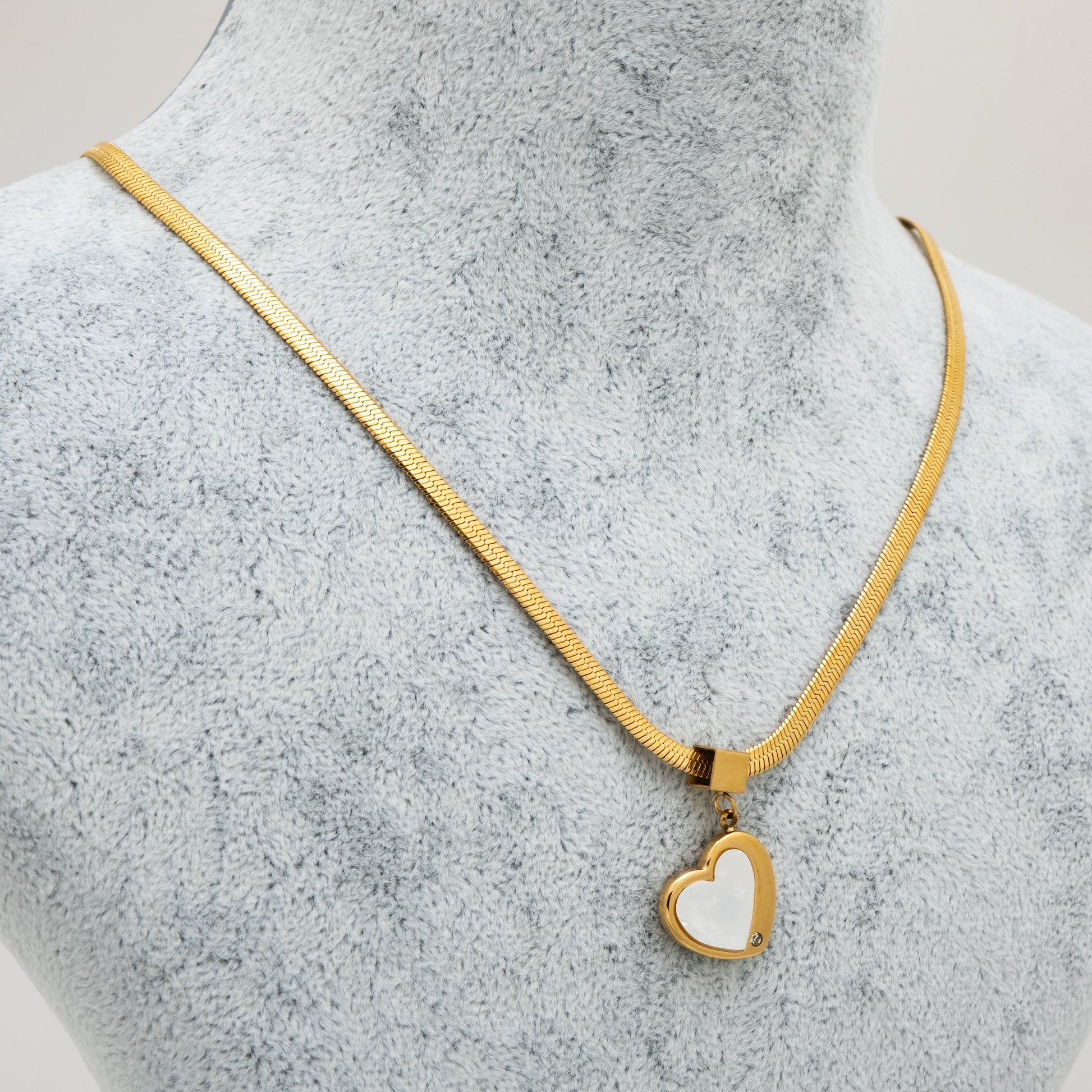 Heart of Pearl Gold Kolye