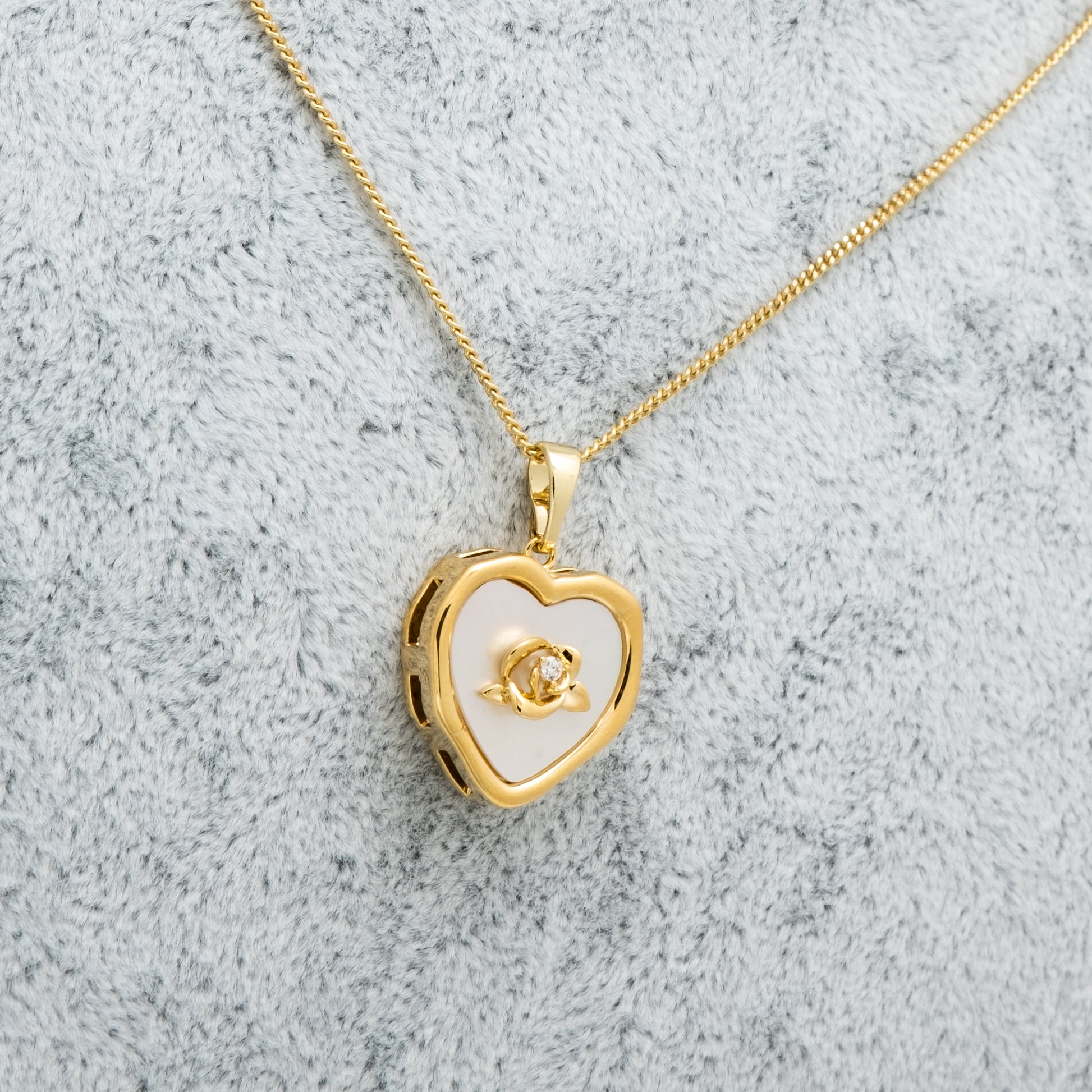 Divine Secret VIP Gold Kolye