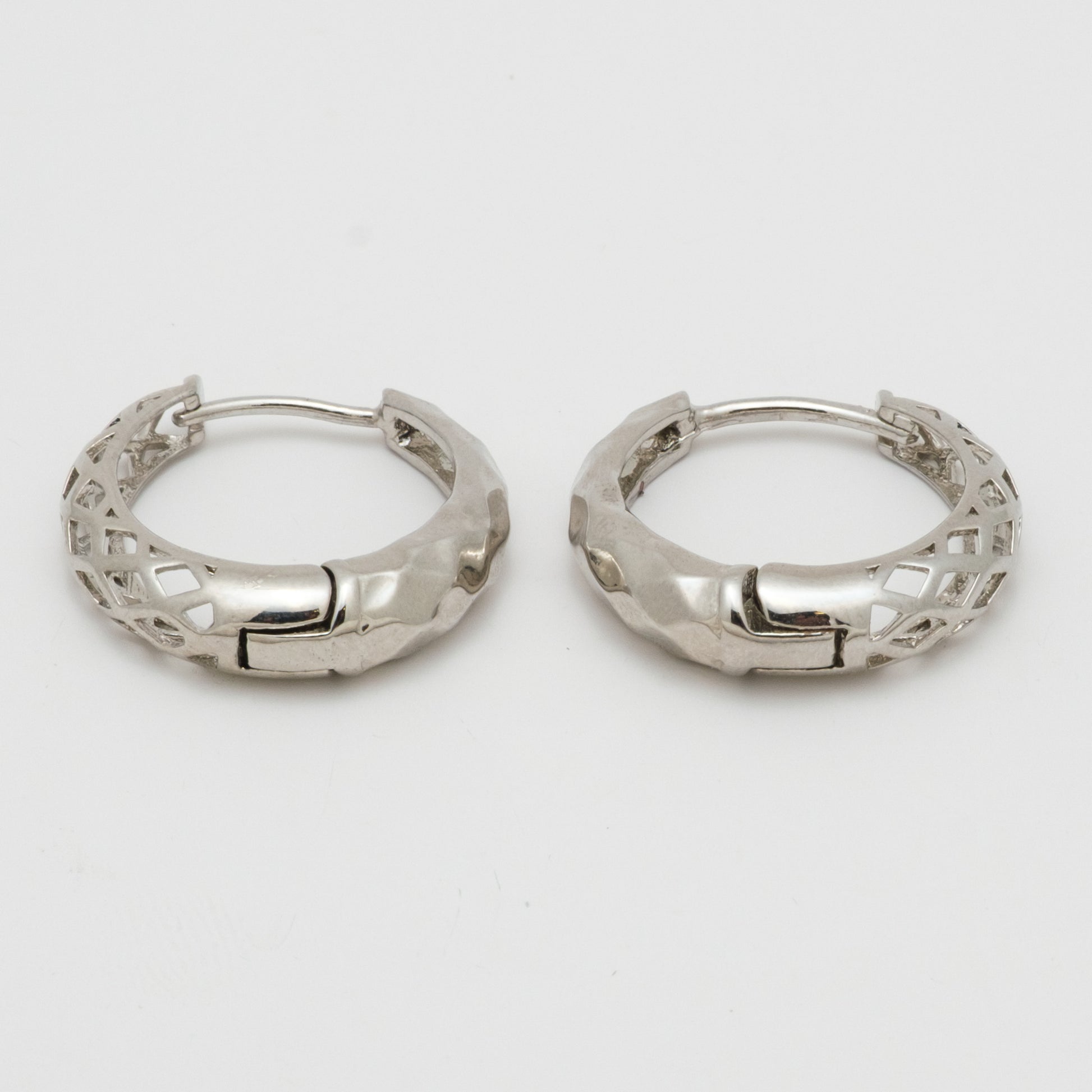 White Luxe VIP Silver Küpe